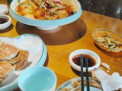 -香蟹煲·醉蟹牛蛙耙鸡爪