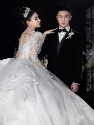 -不晚国际婚纱礼服