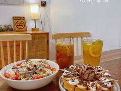-花苑里咖啡(威远店)