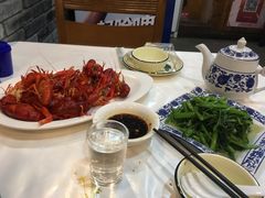 -老鄞江清水龙虾•赵赵家(江北店)