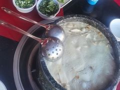 -南渝食府.墨脱石锅松茸鸡