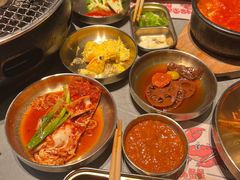 -草家酱蟹炭火烤肉店(珲春南路一店)