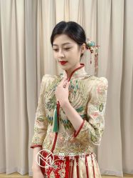 -曼青婚纱礼服馆