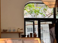 -彳亍咖啡·这里(水湾路店)