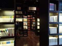 -钟书阁(松江泰晤士小镇店)