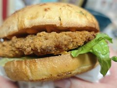 -必胜客(龙吴宅急送店)