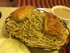 烧饼-洞庭洲·防空洞火锅·烧烤·铜锅涮肉(新百广场店)