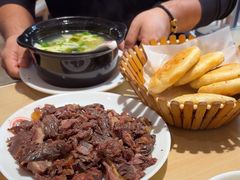 -闫家驴肉老店(华电一校店)