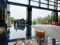 -亚龙湾喜来登·美景台大堂吧