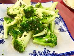 蒜茸西兰花-壹阁胡羊焖饼(敦煌夜市店)