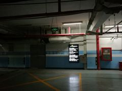 -冠京饭店·停车场