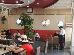 大堂-李先生牛肉面大王(营口大润发店)