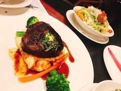 -WOLFGANG PUCK KITCHEN & BAR(迪士尼小镇店)