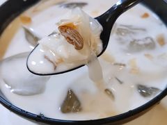 -志龙皇冠吃货椰子铺