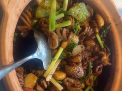 -八府香鸭·啫啫煲(华山路店)