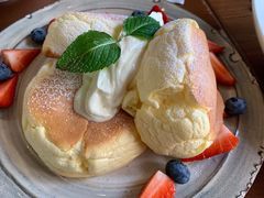 莓果奶油芝士舒芙蕾松饼-UPPER KITCHEN(延安路店)