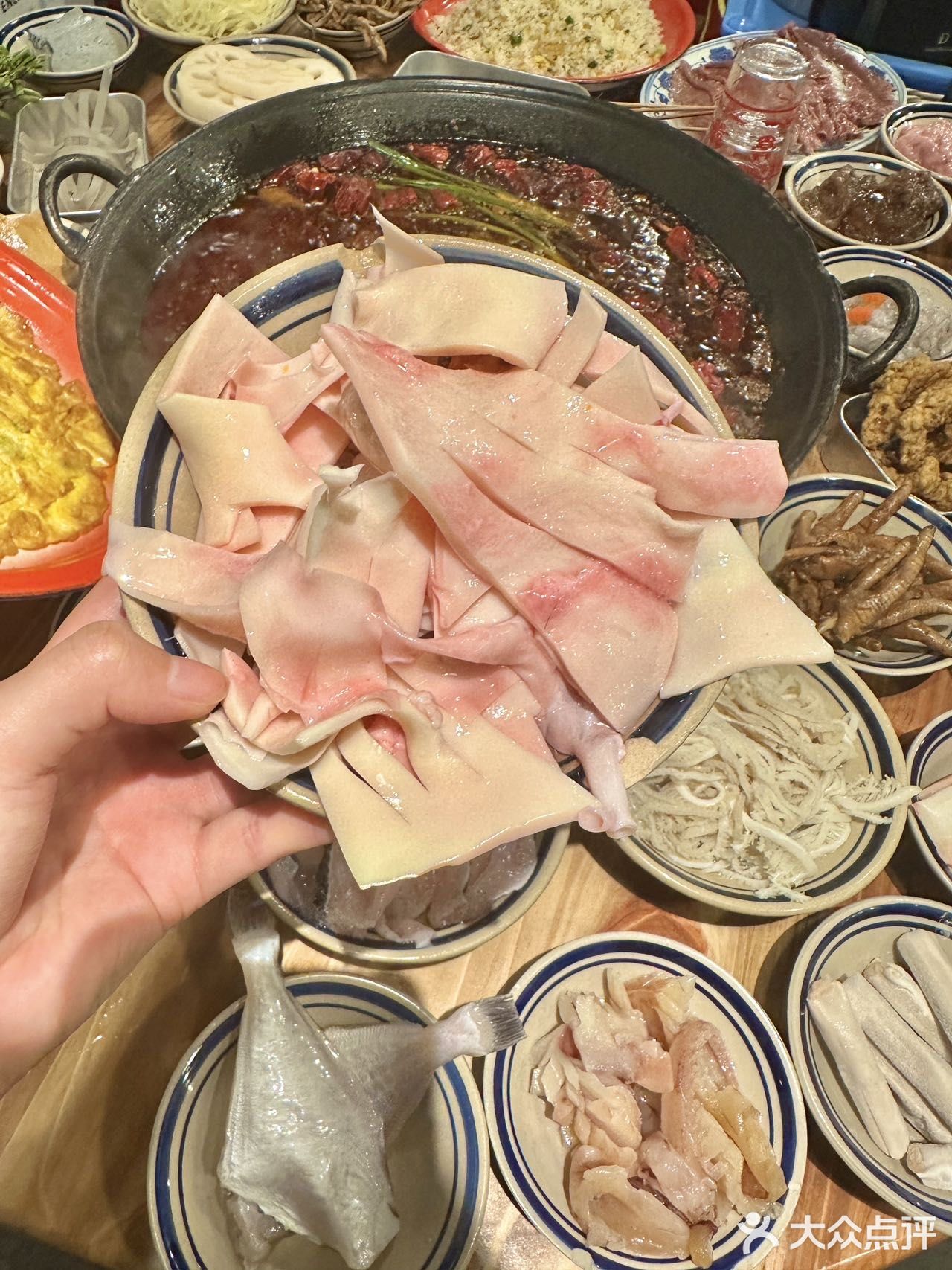 烟火气拉满！在这家火锅店穿越回到八零年代🔥