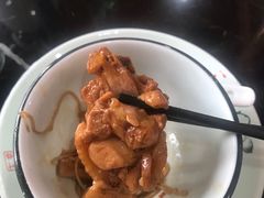 -三江鱼东北特色铁锅炖(骆驼店)