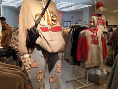 -H&M(天一广场店)