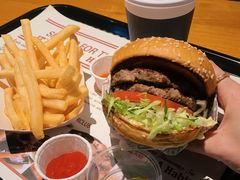 -The Habit Burger Grill 哈比特汉堡(复兴soho店)
