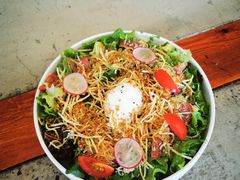藜麦窝蛋沙拉-The Rug Cafe(王府中环店)