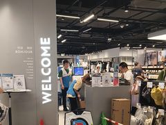 -迪卡侬(环球港店)