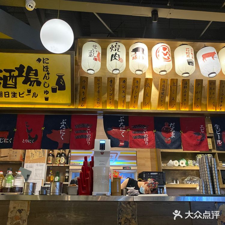 这家烤肉店五点到还要排队一小时，不过值得！