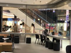 大堂-喜茶(杭州滨江宝龙店)