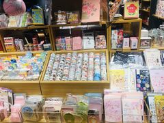 -九木杂物社(新奥购物中心店)