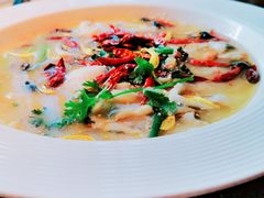 金汤酸菜海鲈鱼-肴约·花园式餐厅(湖里店)