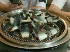 -围炉肉舍•炭烤活鳗•丹东海鲜烤肉(步行街店)