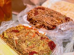 咖喱鸡蛋腊肠炒饭-老婆婆炒饭(小白楼1902欧式风情街店)