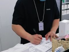 -荣耀授权专卖店(黄浦浙江中路店)