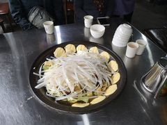 -粘豆包柴火铁锅炖