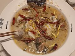 -渔语鱼酸菜鱼新川菜(来福士店)