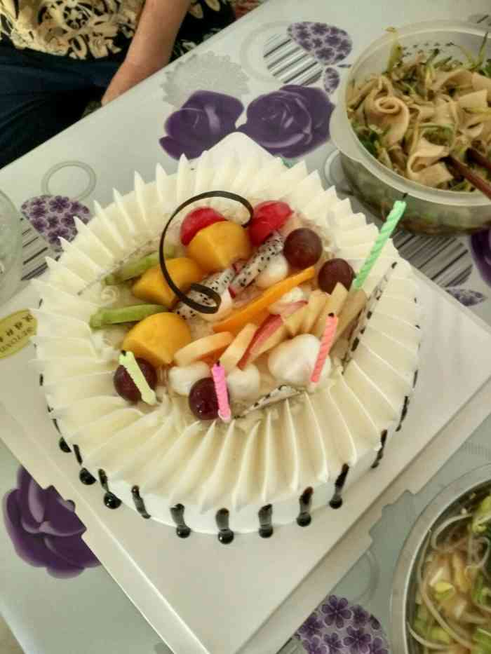 淡雅轩蛋糕(临泉东路店)-"味道很好,送货到饭店门口的,很及时.