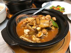 黑松露牛肝菌焖牛蛙-云海肴(星耀樟宜店)