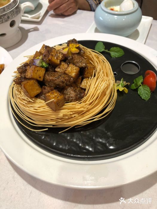 天和晟烤鸭店(玉泉西街店)黑椒菌菇香煎牛肉粒图片