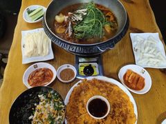 -喇喇排骨火锅·传统韩式脊骨汤(望京西园总店)