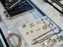 -GIVENCHY(佛罗伦萨小镇奥莱店)