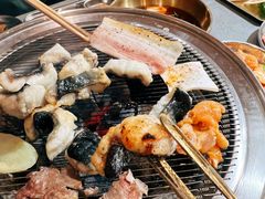 -围炉肉舍•炭烤活鳗•丹东海鲜烤肉(步行街店)