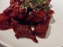 红酒泡沫牛仔粒-荟廷·晶萃(陆家嘴尚悦湾店)