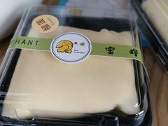 -蜜蜂小象·榴莲千层蛋糕(时代汇11栋店)