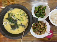 湘味石锅鱼-龚师傅土菜馆.地道农家菜(魅力湘西店)