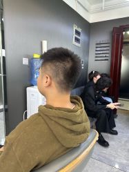 -藤野造型烫发染发