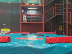 -极限PLAY运动娱乐新世界·团建派对潮玩休闲馆·室内蹦极高空游乐园