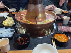 -果松木炭酸菜铜火锅·外婆参鸡汤