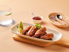 酸辣风味鸡翅-粤海喜来登酒店·&More聚驿(天河城店)