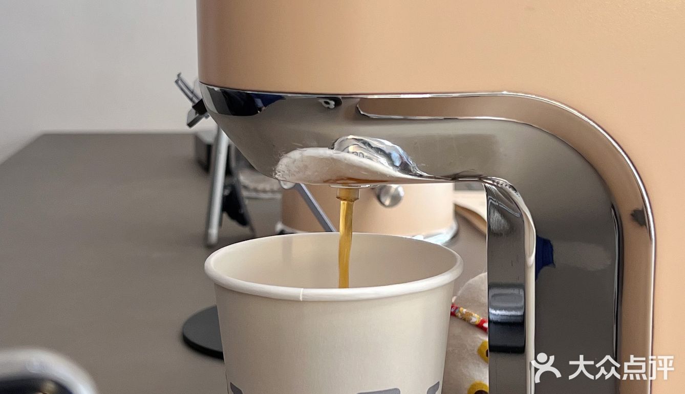 上海探店｜巨鹿路宝藏咖啡店☕️真的很哇塞！