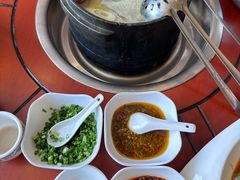 -鲁朗纳麦石锅鸡庄园